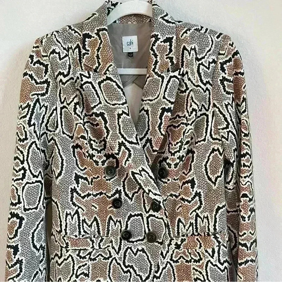 CAbi Women's Double Breasted Snake Print Business Casual Blazer Size 8‎ - Picture 11 of 16